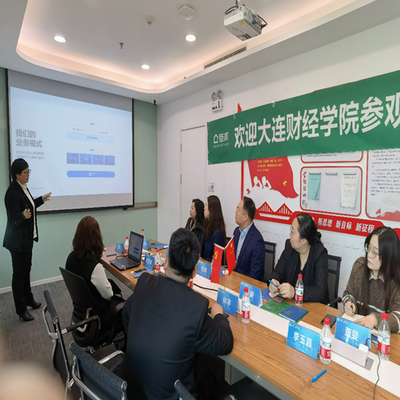 商學(xué)院赴校外實(shí)踐教學(xué)基地開展文化經(jīng)紀(jì)人服務(wù)交流活動(dòng)