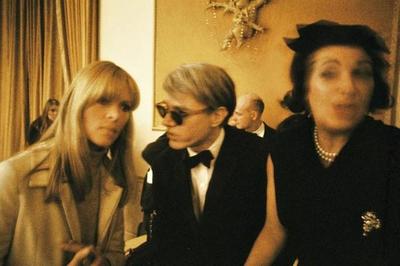 從唱片封面到潮流服飾 音樂(lè)如何引領(lǐng)文化消費(fèi)變革